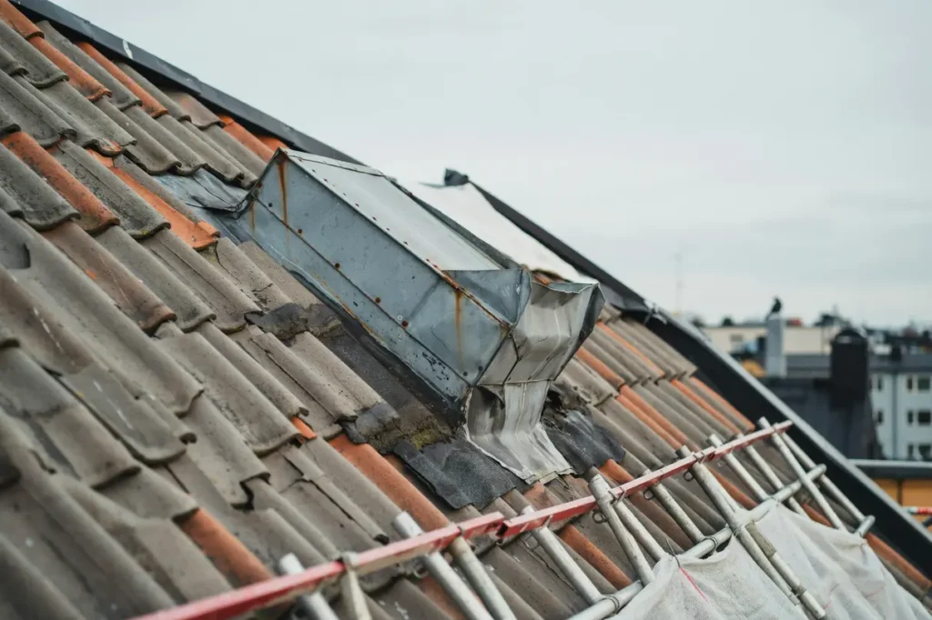 byta eller renovera takluckor p flerbostadshus